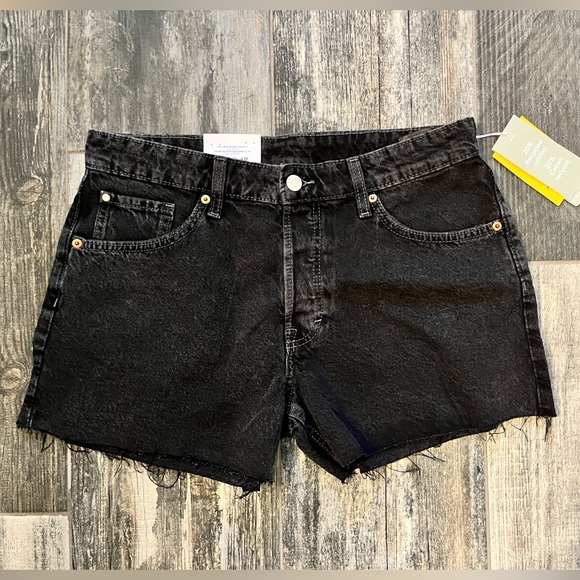 NWT H&M denim shorts - Picture 1 of 2